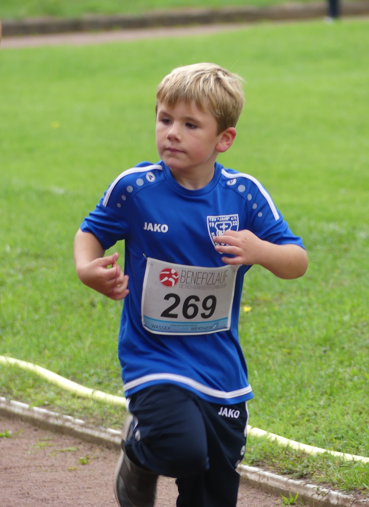 Bild vom 13. Benefizlauf im Jahr 2022. Dies ist das 447. Bild.